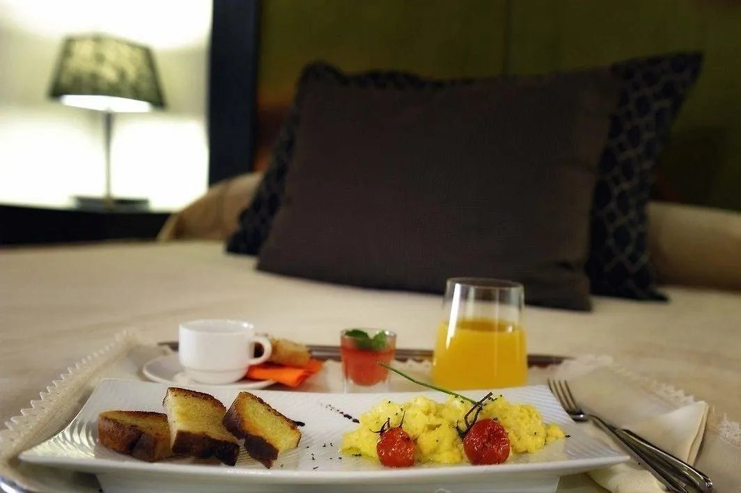 **** Отель Relais Villa Buonanno Черкола Италия